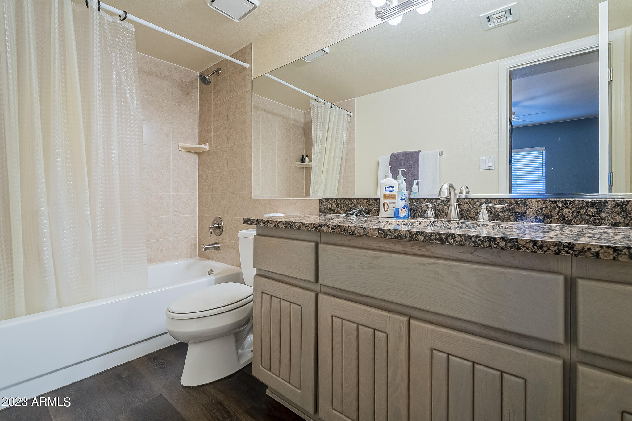 6301 North 4th Drive Phoenix, AZ 85013 - Photo 54 of 72 Downstairs ensuite bathroom