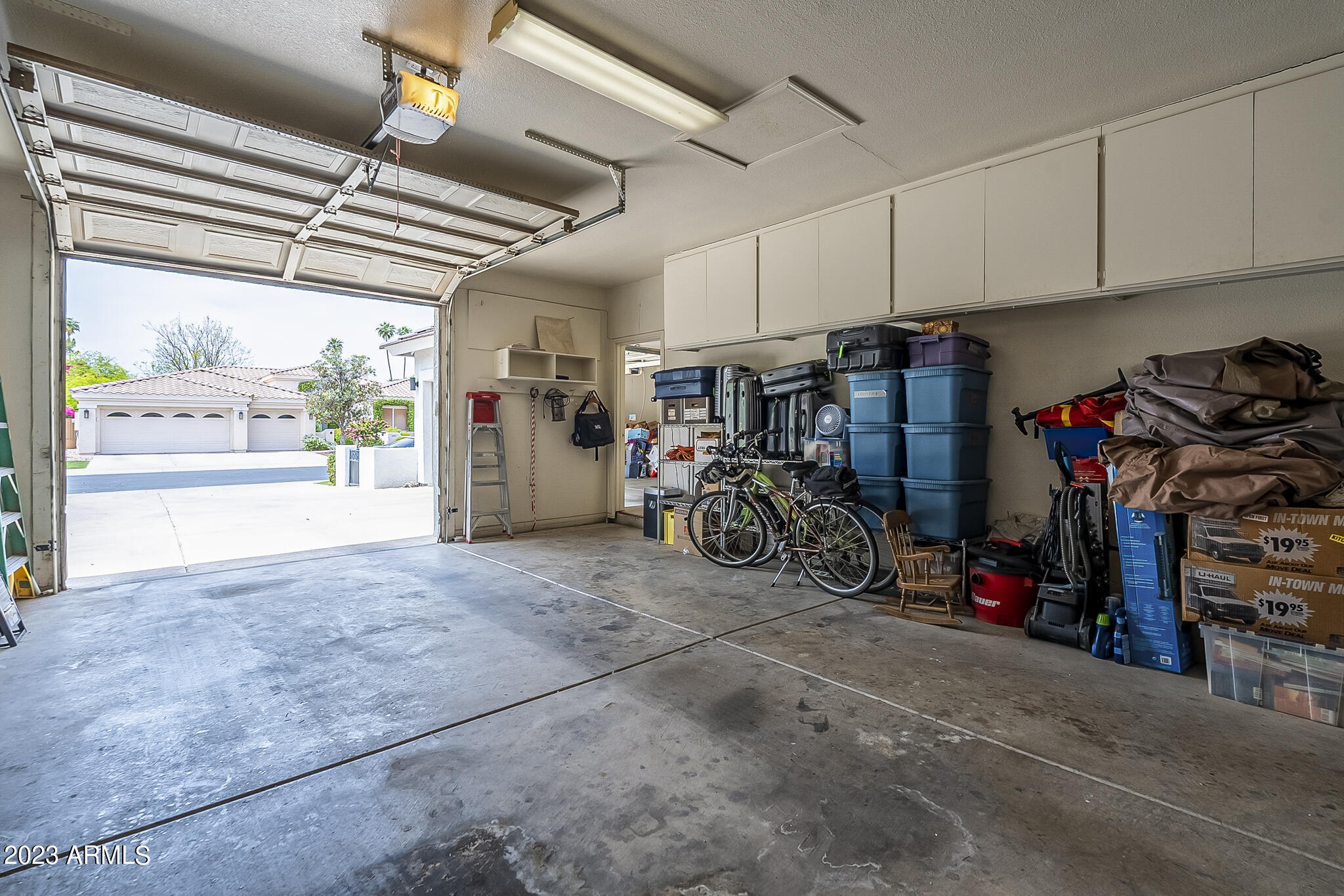 6301 North 4th Drive Phoenix, AZ 85013 - Photo 67 of 72 Large single stall garage 1