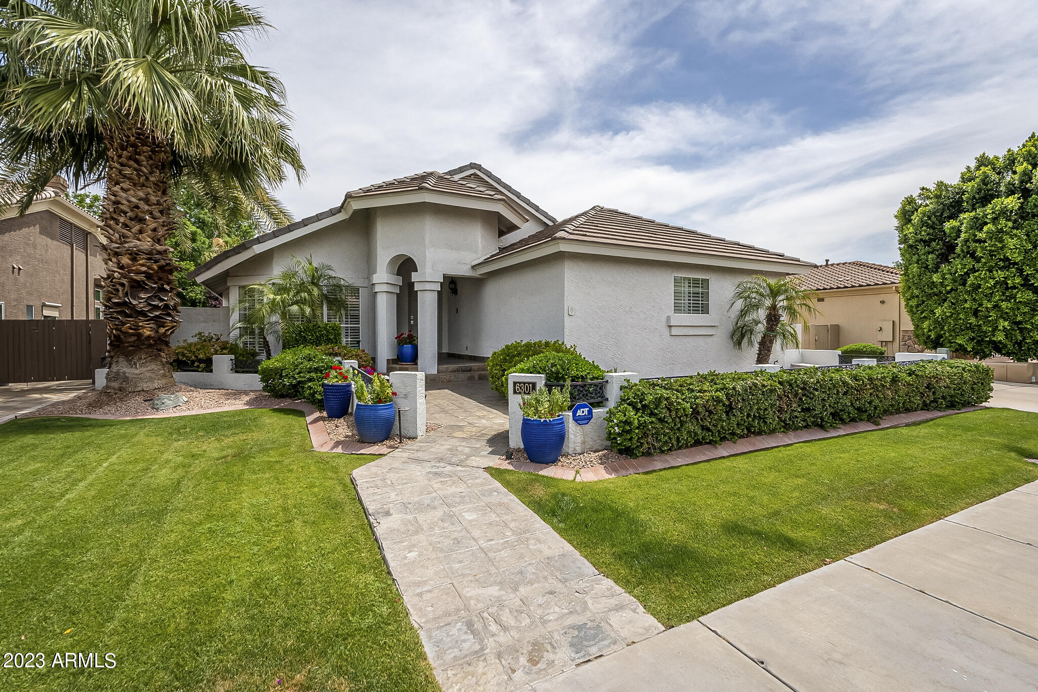 6301 North 4th Drive Phoenix, AZ 85013 - Photo 9 of 72 Front walk