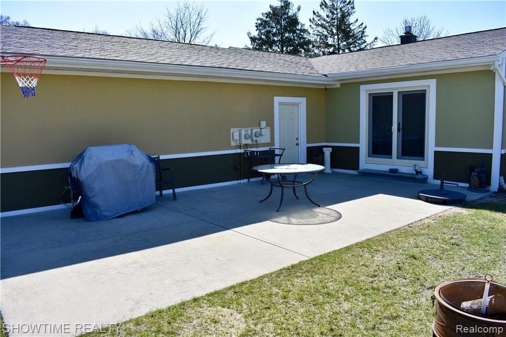 2350 Gerald Avenue Rochester Hills, MI 48307 - Photo 23 of 24
