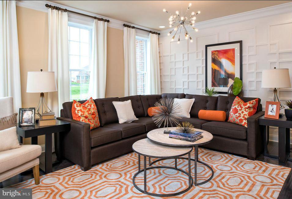 42638 Lancaster Ridge Terrace Chantilly, VA 20152 - Photo 2 of 8 Bradbury Country Manor Living Room