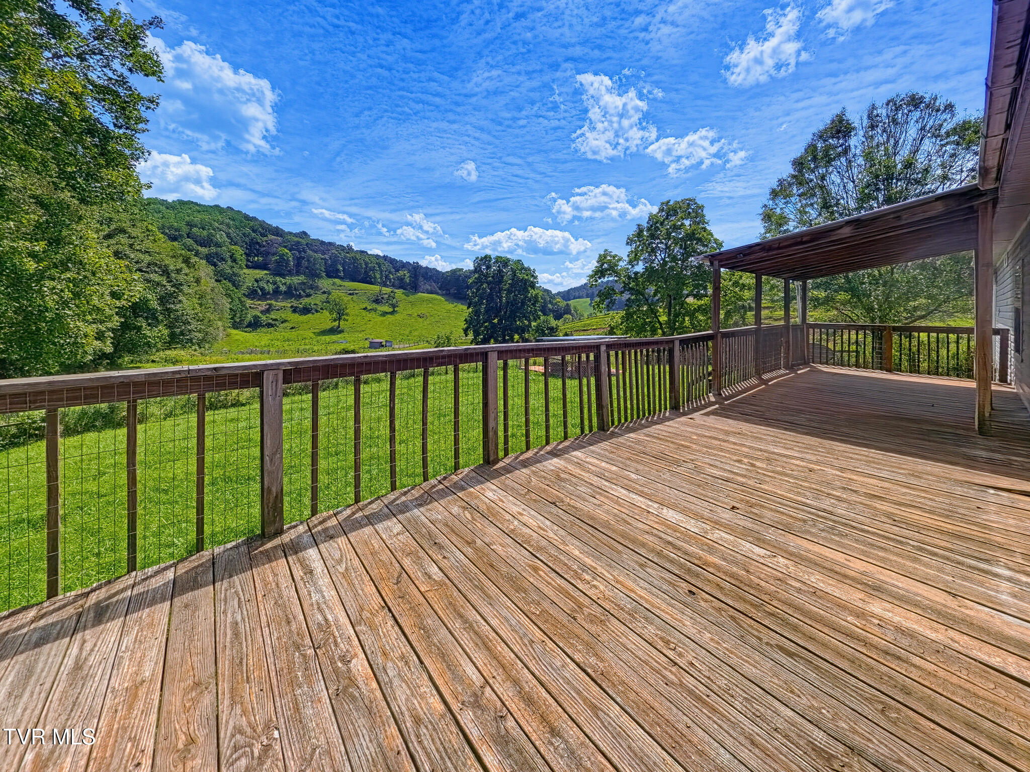 7214 Finney Road Honaker, VA 24260 - Photo 15 of 16 7214_Finney_Honaker-28