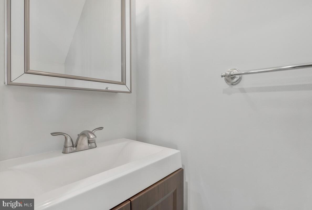 23 Ridge Avenue Edgewater, MD 21037 - Photo 14 of 41 Half bathroom