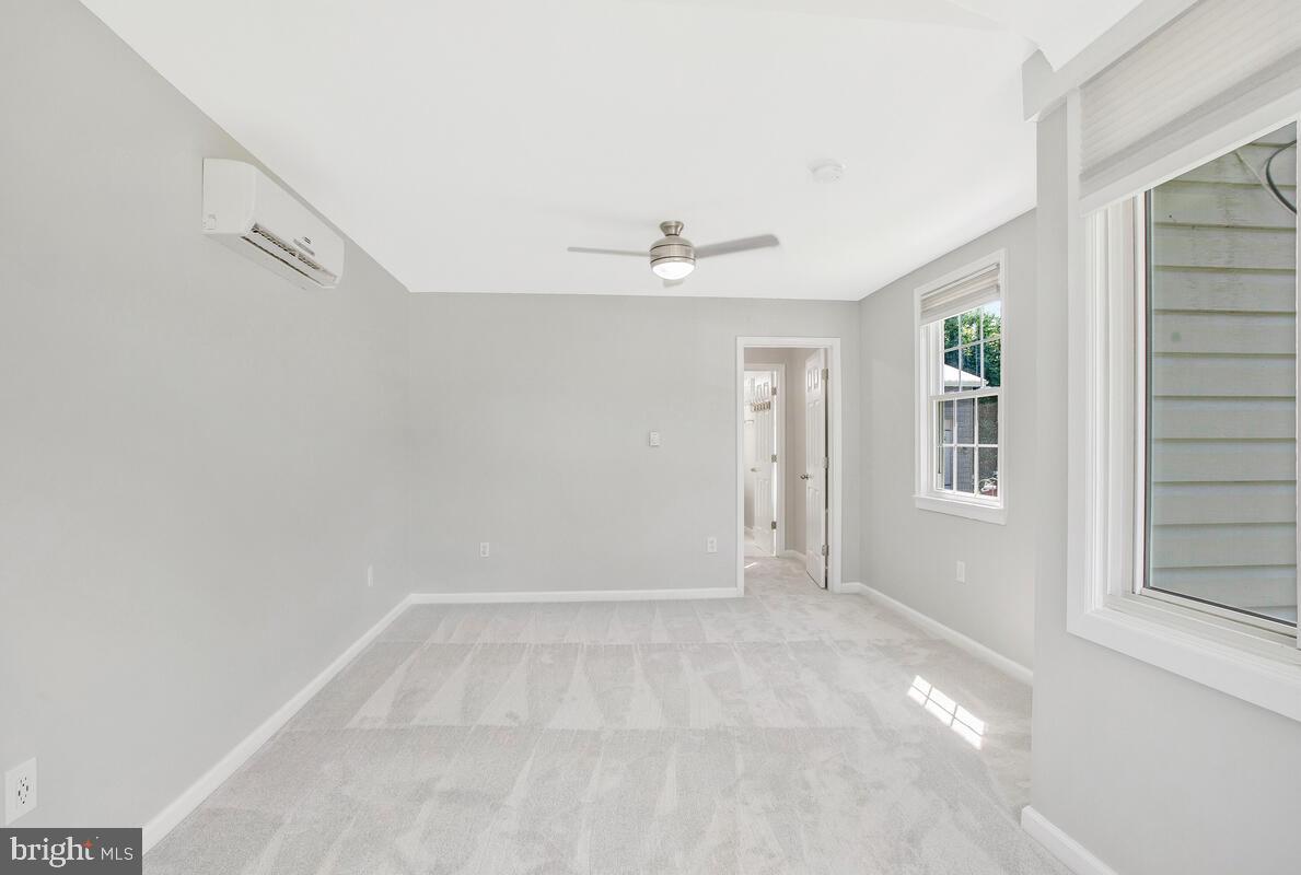 23 Ridge Avenue Edgewater, MD 21037 - Photo 15 of 41 Primary bedroom