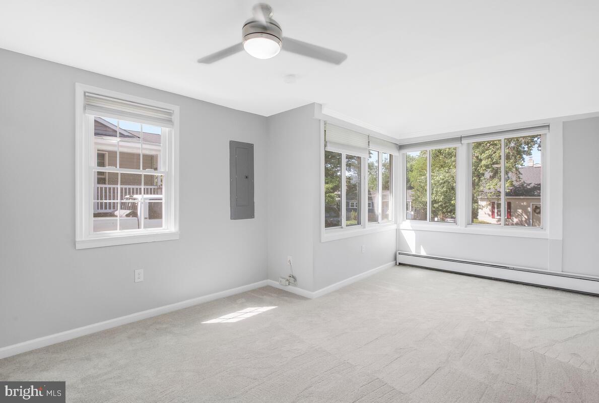 23 Ridge Avenue Edgewater, MD 21037 - Photo 16 of 41 Primary bedroom