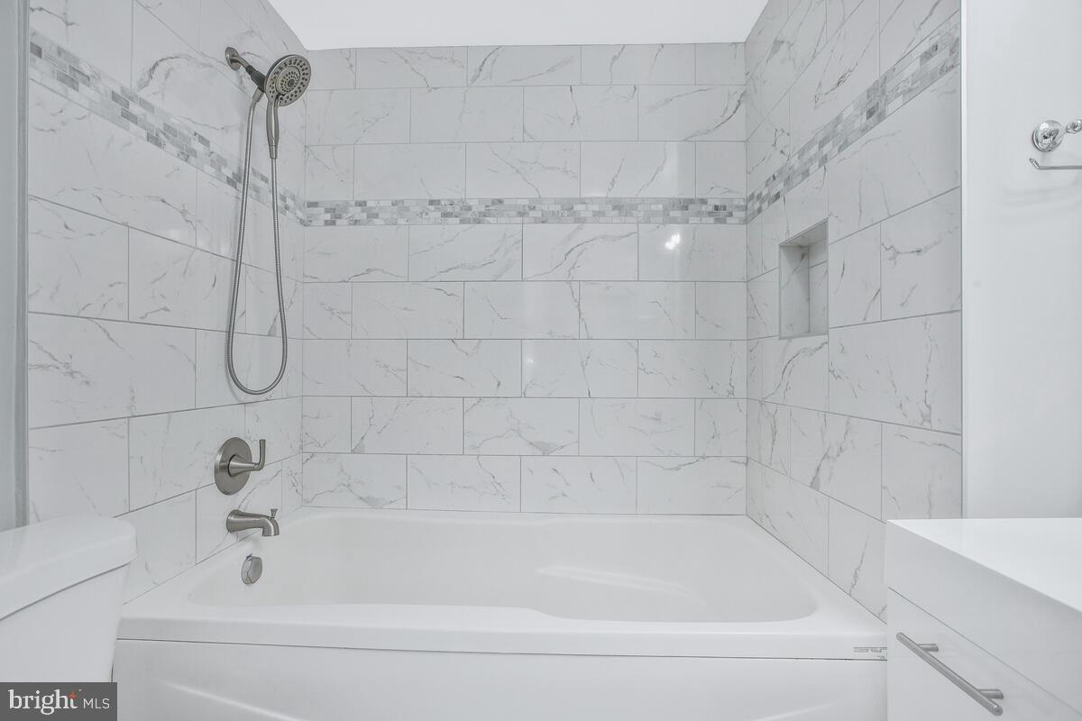 23 Ridge Avenue Edgewater, MD 21037 - Photo 18 of 41 Primary bathroom