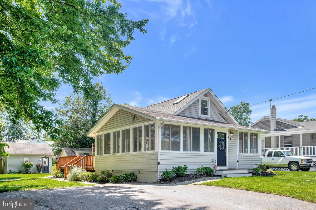 23 Ridge Avenue Edgewater, MD 21037 - Photo 2 of 41 Driveway