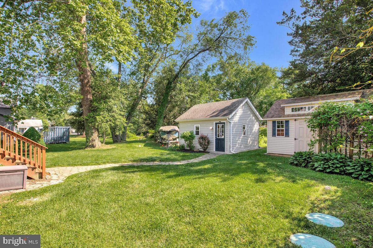 23 Ridge Avenue Edgewater, MD 21037 - Photo 34 of 41 View of back year area