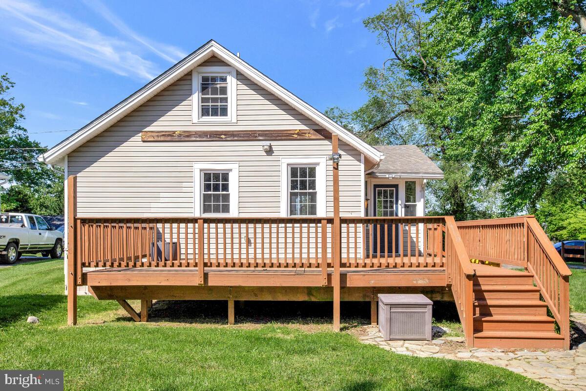 23 Ridge Avenue Edgewater, MD 21037 - Photo 35 of 41 Rear view of deck