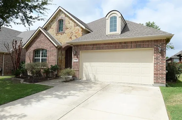 $2,350 | 3300 Glen Crest Lane, Denton, TX 76208