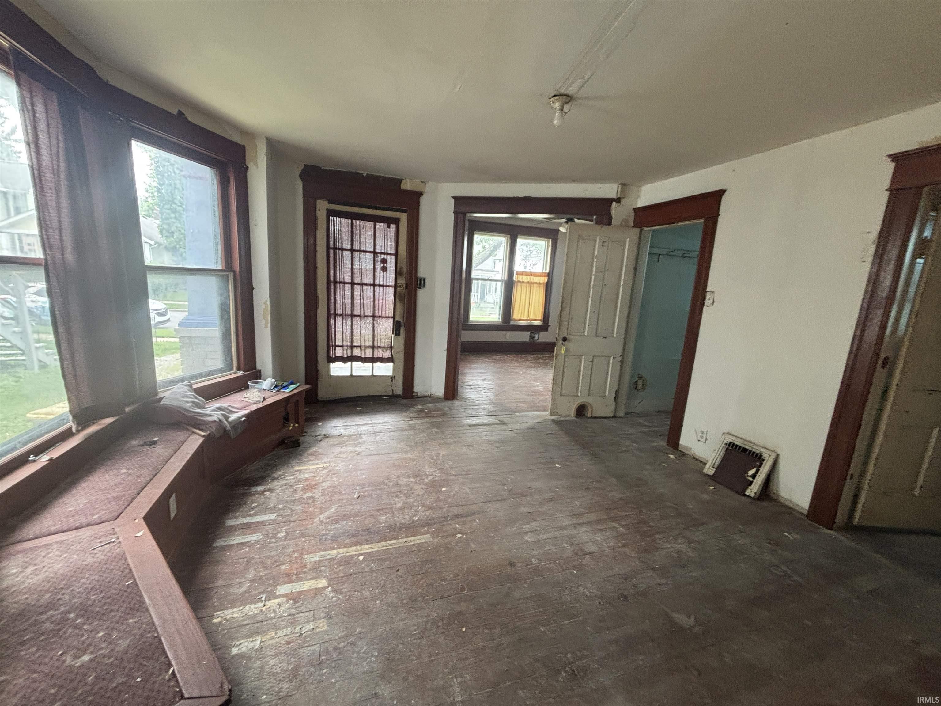 934 Home Avenue Fort Wayne, IN 46807 - Photo 4 of 7