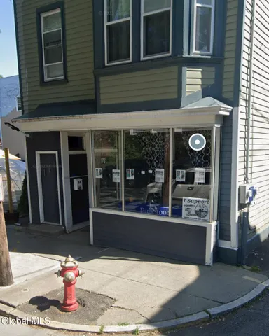 $2,000 | 84 Ferry Street, Troy, NY 12180