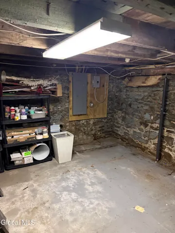 $2,000 | 84 Ferry Street, Troy, NY 12180