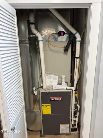 $2,000 | 84 Ferry Street, Troy, NY 12180