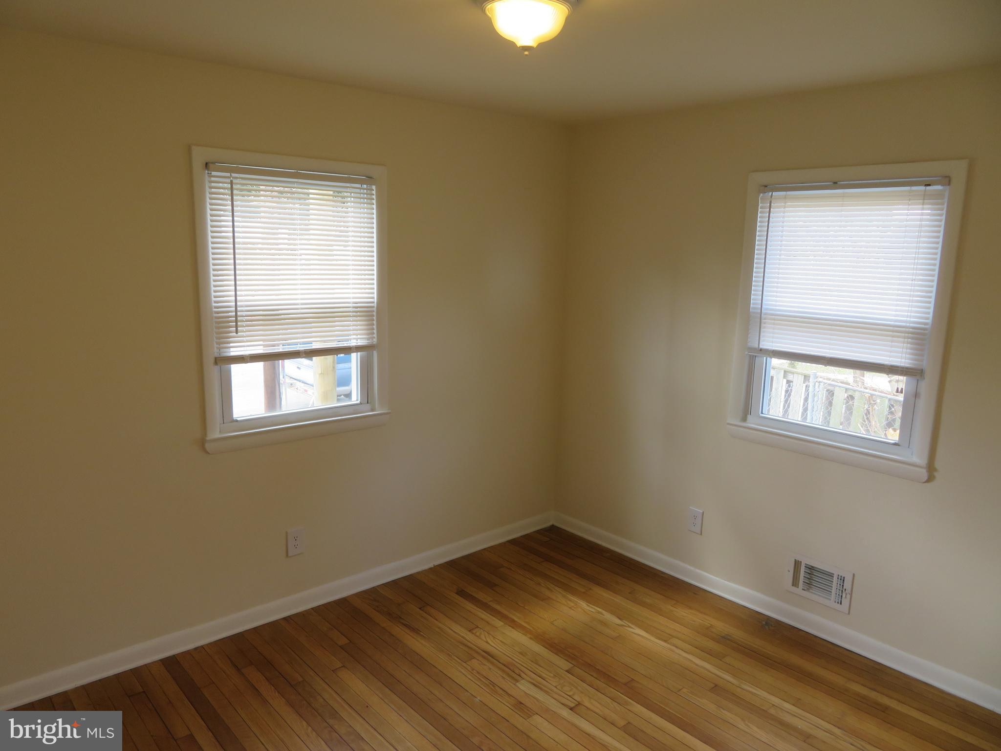 5414 Quesada Road Riverdale, MD 20737 - Photo 17 of 33 Main Lvl Bedroom 2 - Windows