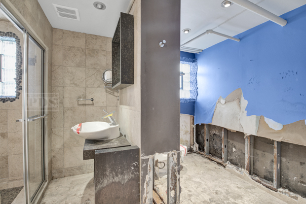 6727 Riverside Drive Berwyn, IL 60402 - Photo 26 of 30 a bathroom with a tub and shower