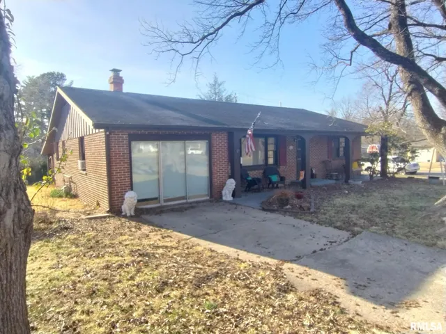 $159,900 | 600 South Skyline Drive, Carbondale, IL 62901