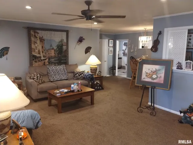 $159,900 | 600 South Skyline Drive, Carbondale, IL 62901