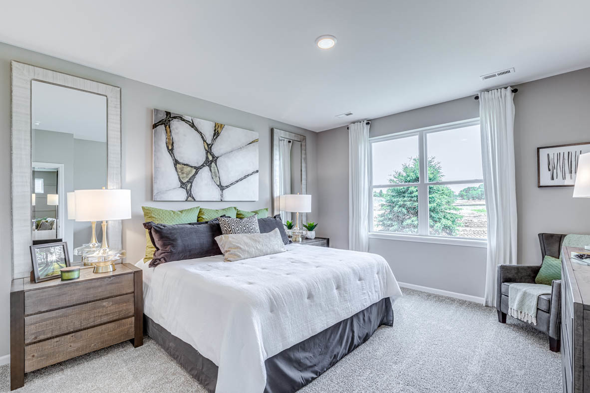 935 Eineke Boulevard Algonquin, IL 60102 - Photo 29 of 39 a bedroom with bed and a window