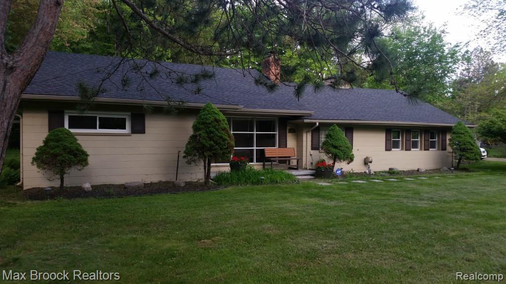 23862 Berg Road Southfield, MI 48033 - Photo 67 of 69 20150521_182420.jpg