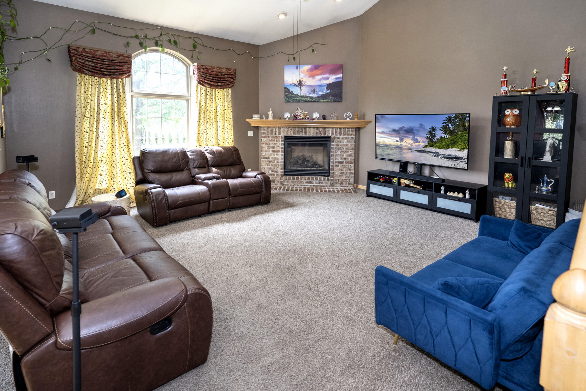 9729 West Prairie Grass Way Franklin, WI 53132 - Photo 12 of 85 Great Room