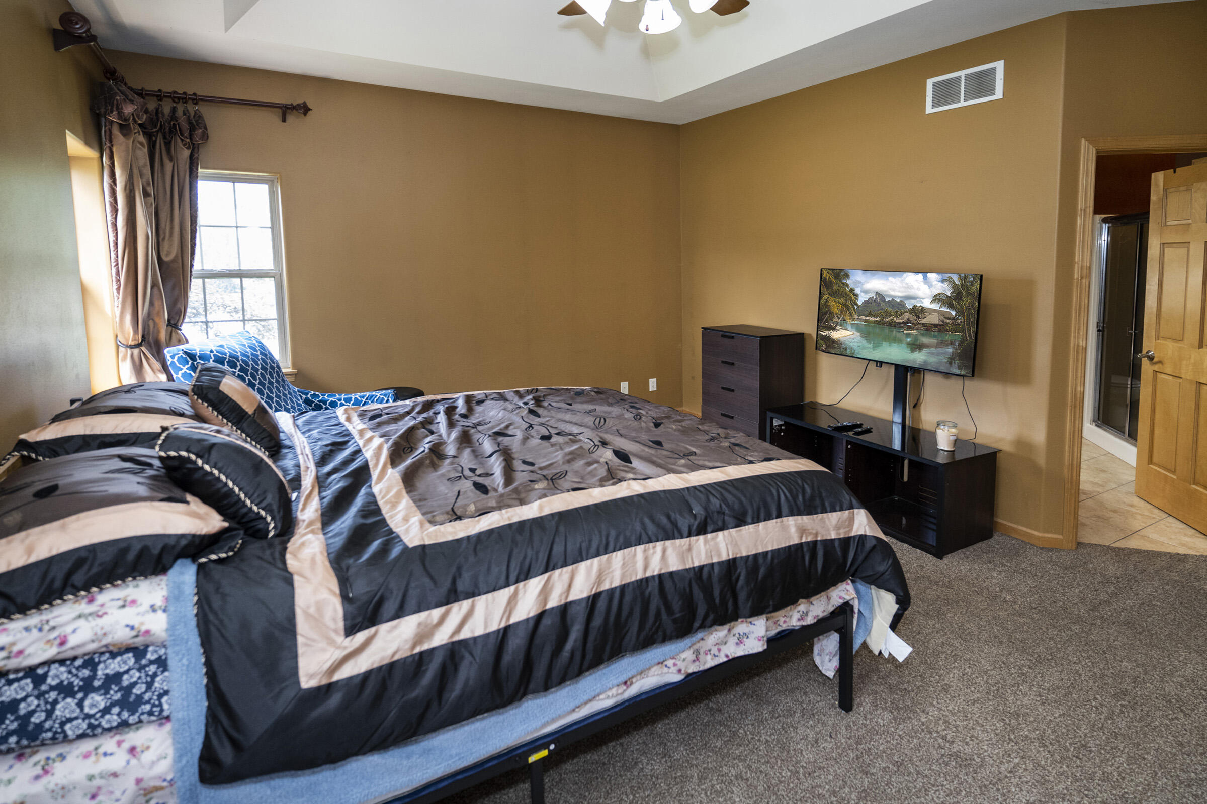 9729 West Prairie Grass Way Franklin, WI 53132 - Photo 35 of 85 Bedroom to En-Suite Bath