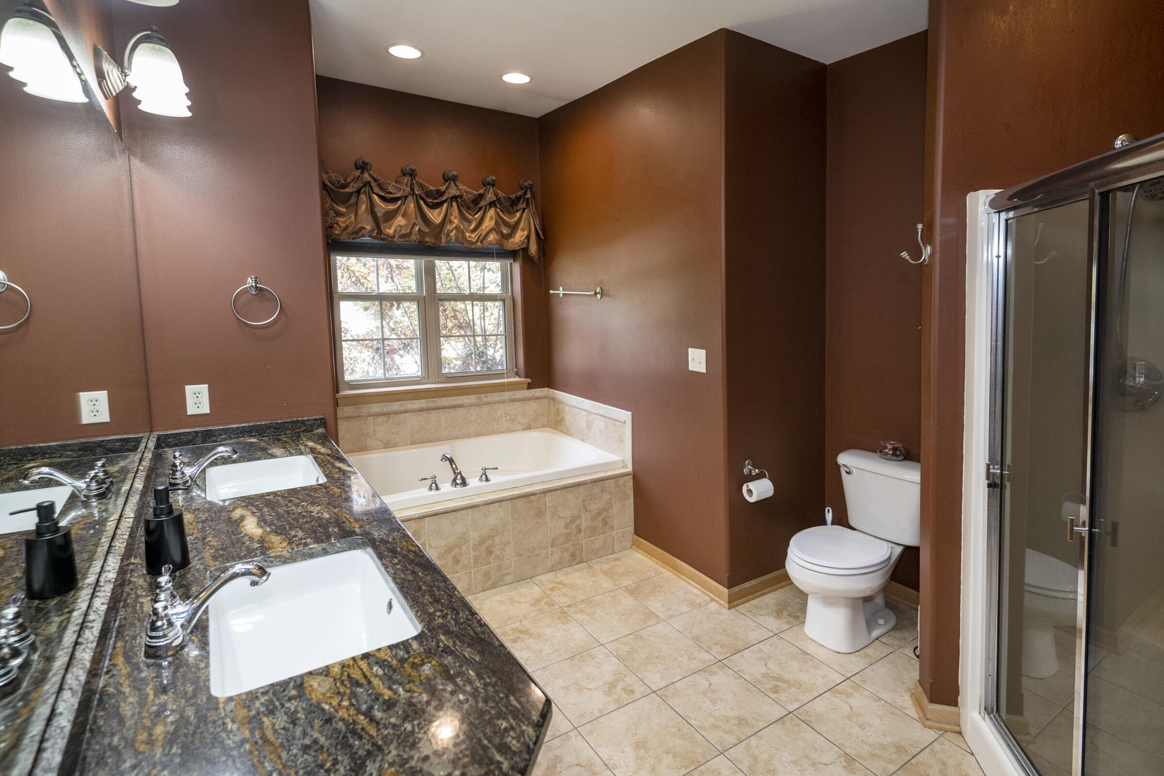 9729 West Prairie Grass Way Franklin, WI 53132 - Photo 37 of 85 En-Suite Bath