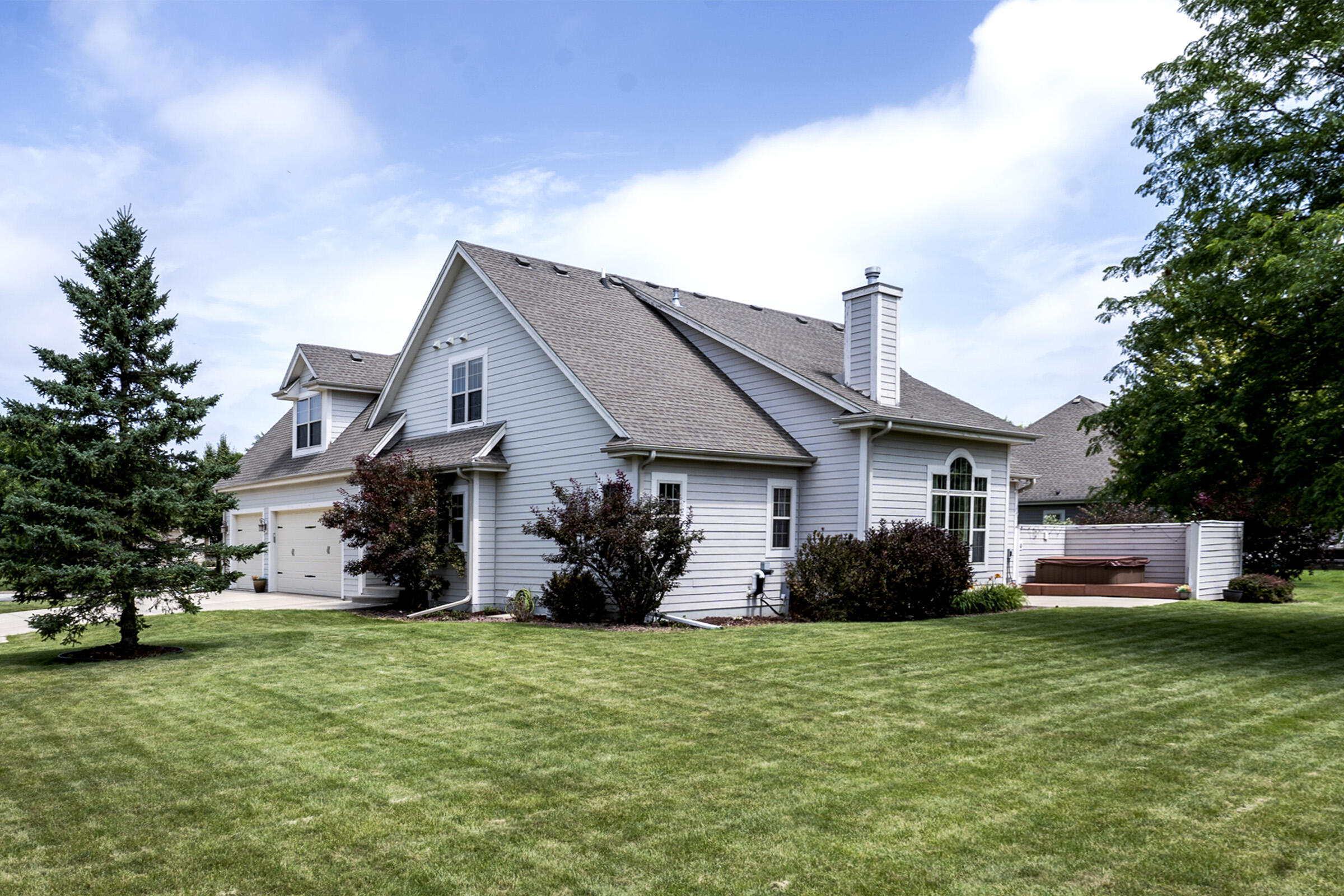 9729 West Prairie Grass Way Franklin, WI 53132 - Photo 4 of 85 Rear View