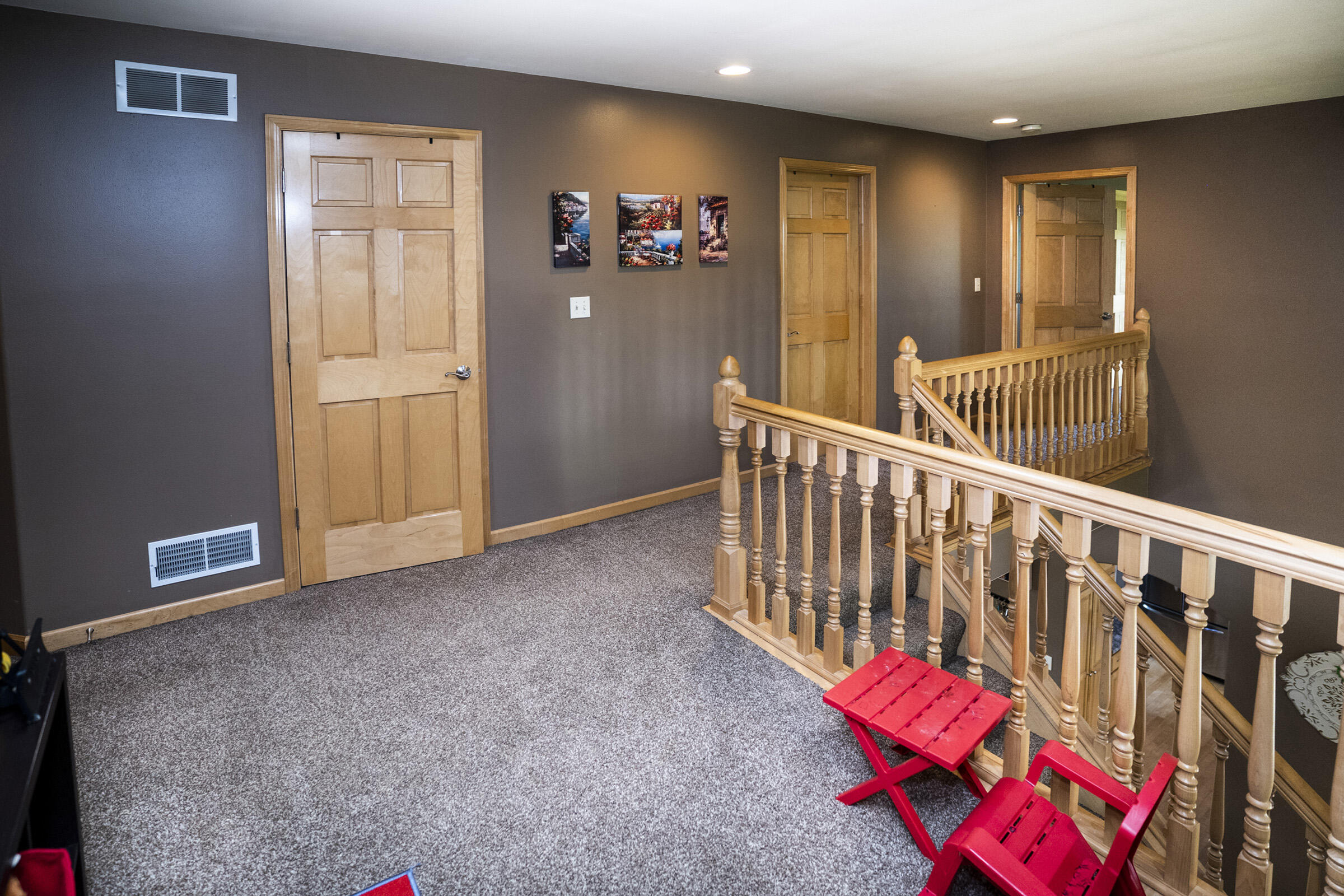 9729 West Prairie Grass Way Franklin, WI 53132 - Photo 42 of 85 Upper Level Hallway