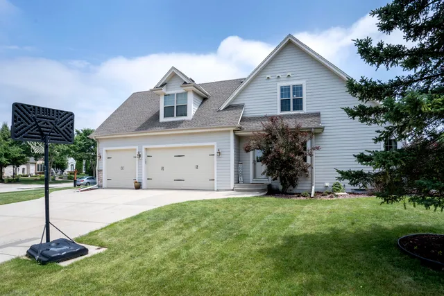 $720,000 | 9729 West Prairie Grass Way, Franklin, WI 53132