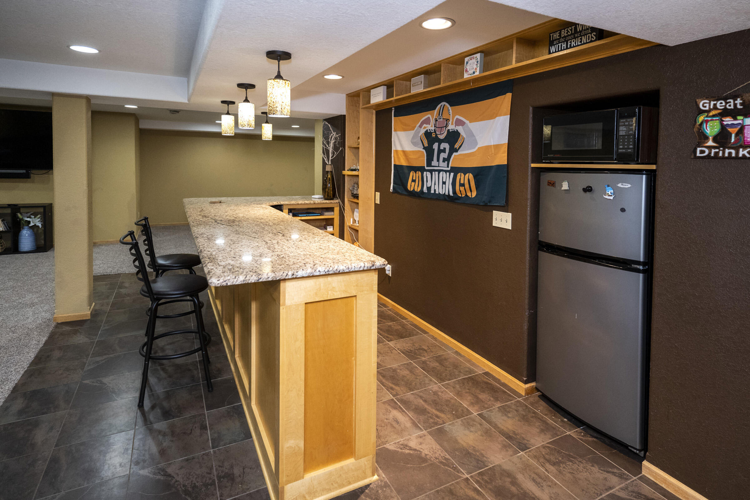 9729 West Prairie Grass Way Franklin, WI 53132 - Photo 60 of 85 Bar Area