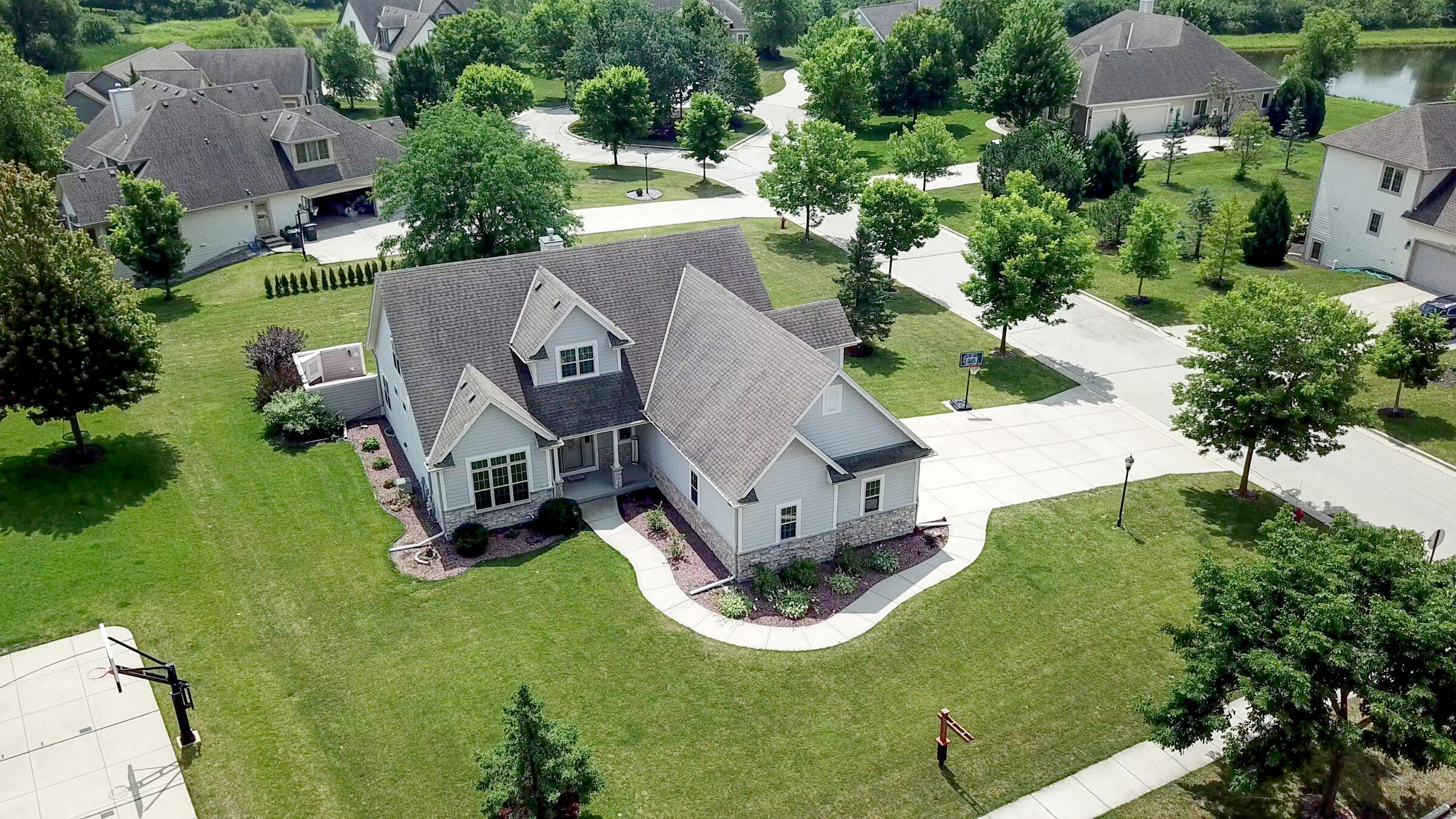 9729 West Prairie Grass Way Franklin, WI 53132 - Photo 77 of 85 Front Aerial