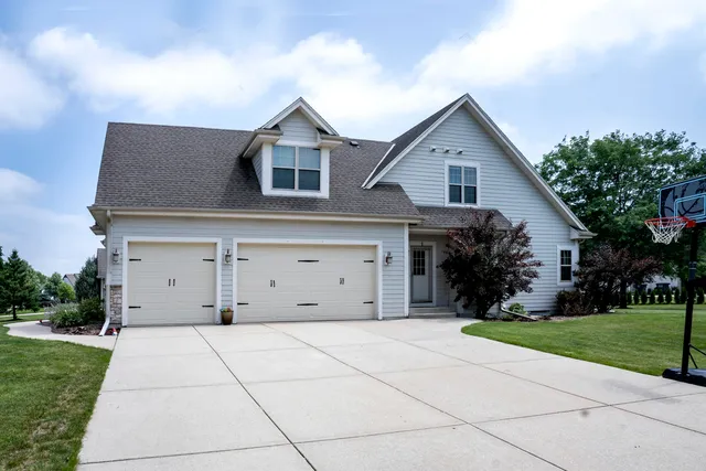$720,000 | 9729 West Prairie Grass Way, Franklin, WI 53132