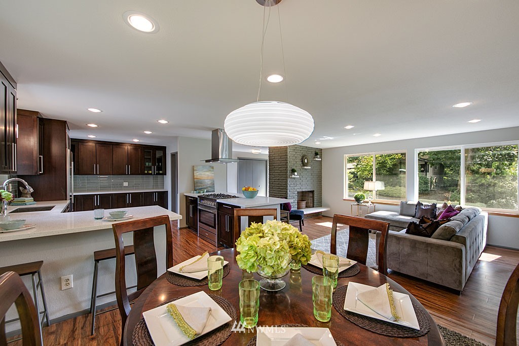 8507 186th Street Southwest Edmonds, WA 98026 - Photo 4 of 19 Gallery Image 4