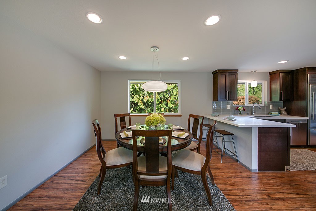 8507 186th Street Southwest Edmonds, WA 98026 - Photo 5 of 19 Gallery Image 5