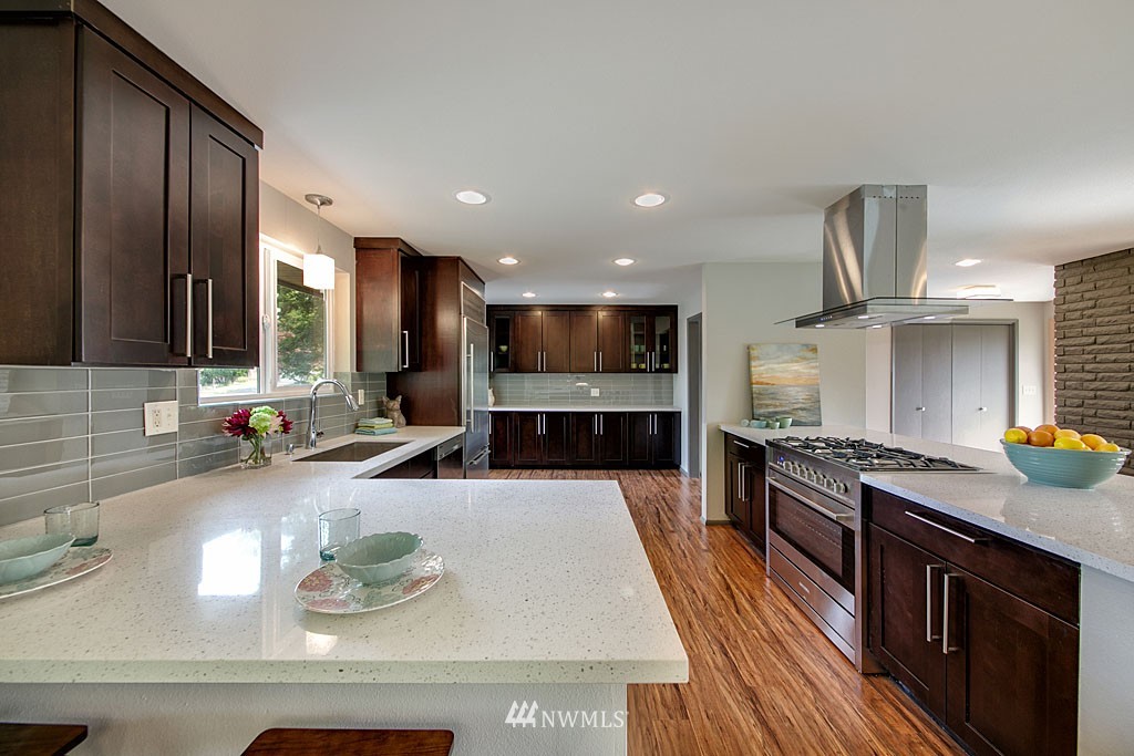 8507 186th Street Southwest Edmonds, WA 98026 - Photo 6 of 19 Gallery Image 6