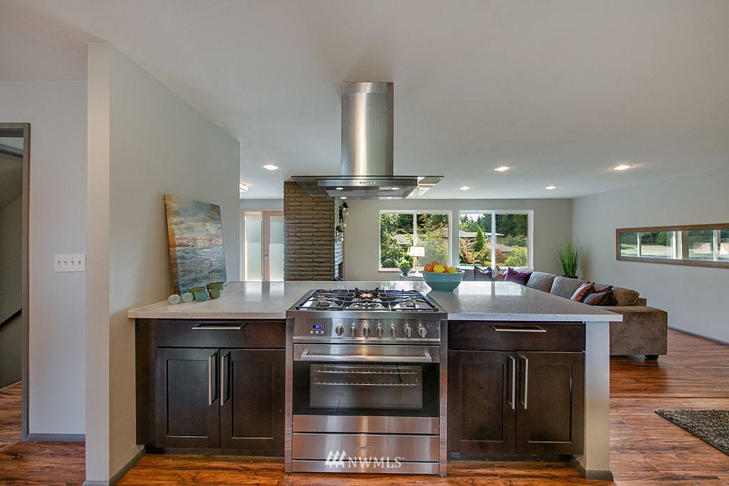 8507 186th Street Southwest Edmonds, WA 98026 - Photo 7 of 19 Gallery Image 7