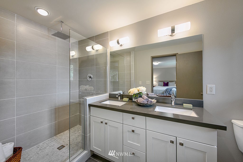 8507 186th Street Southwest Edmonds, WA 98026 - Photo 9 of 19 Gallery Image 9