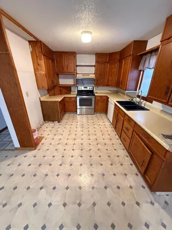 $120,000 | 180 6th Street, Walnut Grove, MN 56180