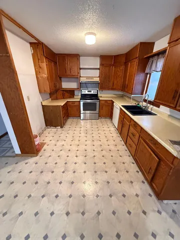 $120,000 | 180 6th Street, Walnut Grove, MN 56180