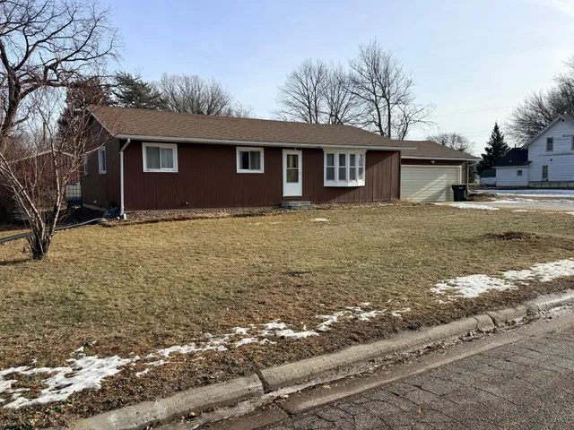 $120,000 | 180 6th Street, Walnut Grove, MN 56180