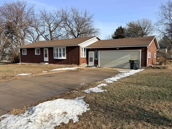 $120,000 | 180 6th Street, Walnut Grove, MN 56180