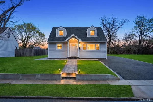 $519,999 | 69 Parkway Boulevard, Wyandanch, NY 11798