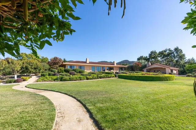 $5,995,000 | 215 Kreuzer Lane, Napa, CA 94559