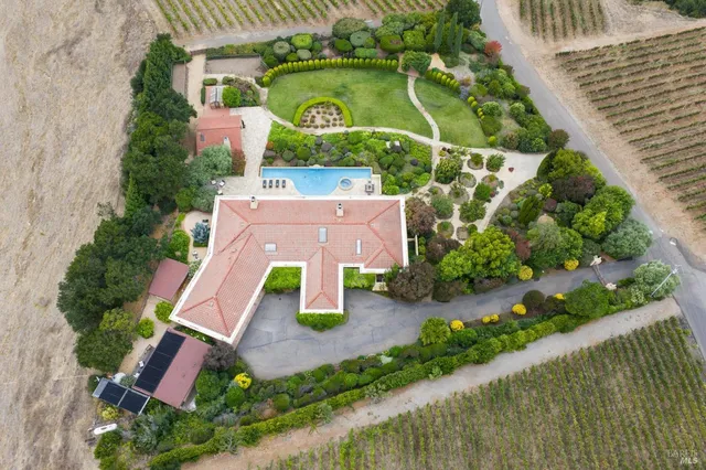 $5,995,000 | 215 Kreuzer Lane, Napa, CA 94559