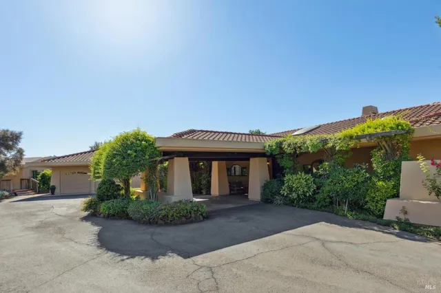 $5,995,000 | 215 Kreuzer Lane, Napa, CA 94559