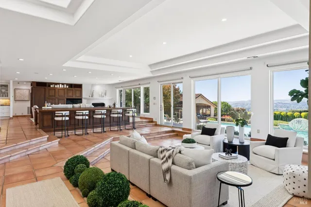 $5,995,000 | 215 Kreuzer Lane, Napa, CA 94559