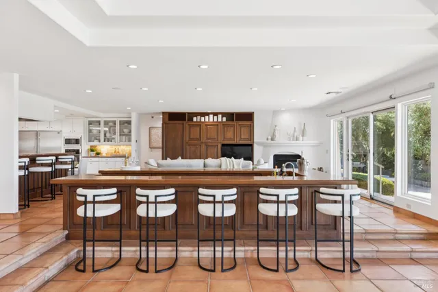 $5,995,000 | 215 Kreuzer Lane, Napa, CA 94559