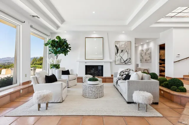 $5,995,000 | 215 Kreuzer Lane, Napa, CA 94559