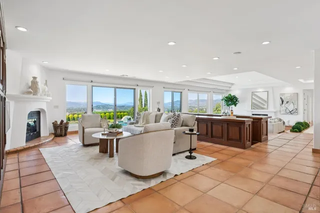 $5,995,000 | 215 Kreuzer Lane, Napa, CA 94559